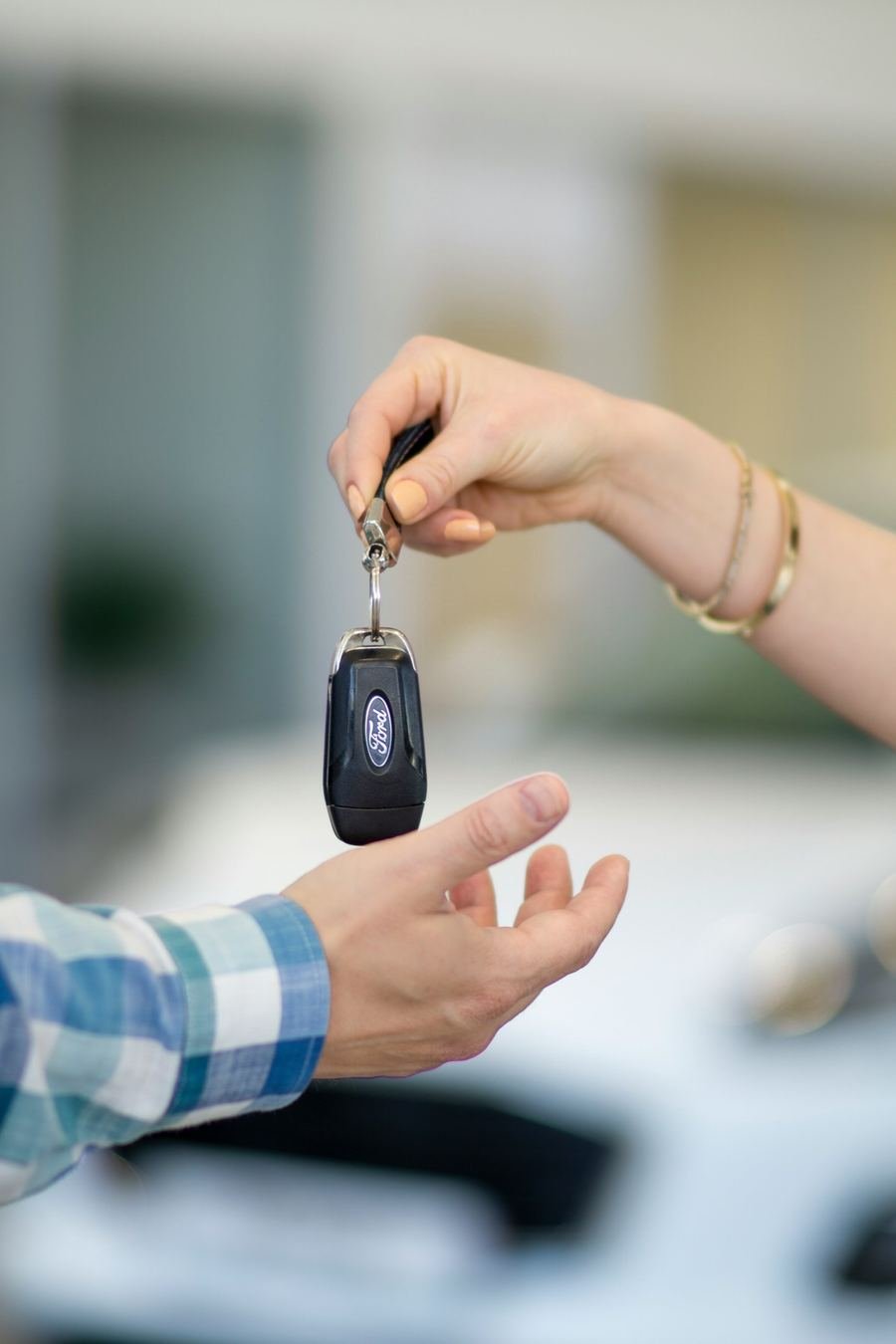 Overhandiging van een autosleutel